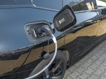 BMW iX xDrive40 Sportpaket AHK Standheiz. Driv.Ass.P
