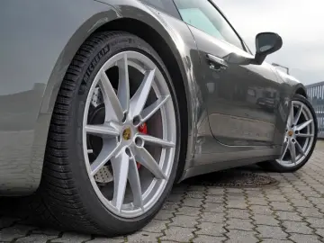 PORSCHE 992 911 Carrera S CHRONO BOSE SPORTABGAS PASM KA