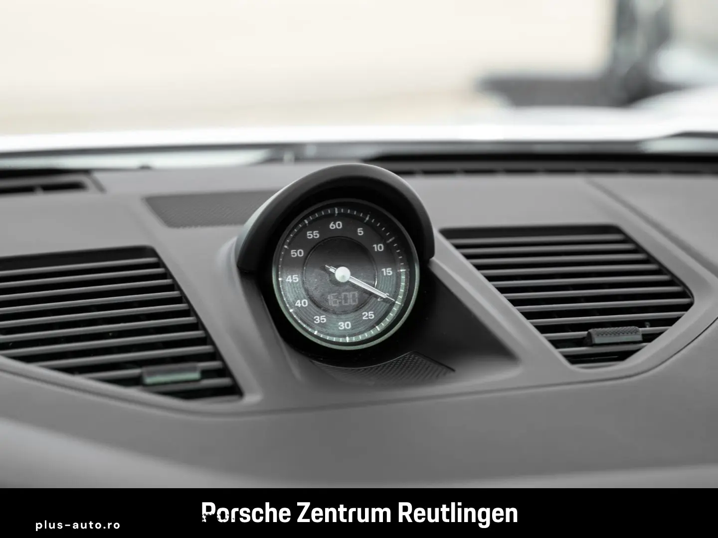 PORSCHE 992 911 Carrera 4 InnoDrive Sportabgasanlage LED