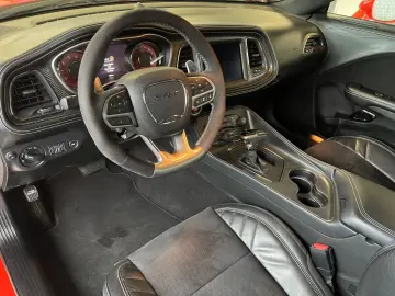 DODGE Challenger Hellcat
