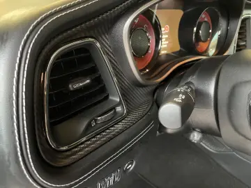 DODGE Challenger Hellcat