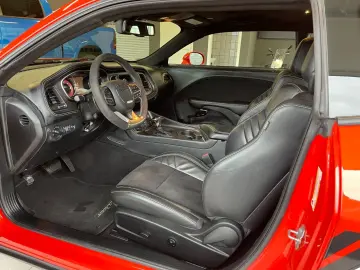 DODGE Challenger Hellcat
