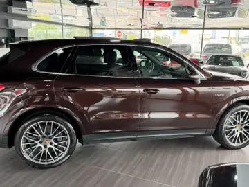 PORSCHE Cayenne E-Hybrid Pano ACC Sport-Chrono Luft Kame