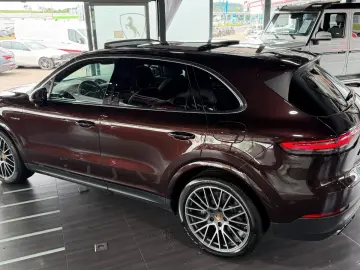 PORSCHE Cayenne E-Hybrid Pano ACC Sport-Chrono Luft Kame