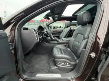 PORSCHE Cayenne E-Hybrid Pano ACC Sport-Chrono Luft Kame
