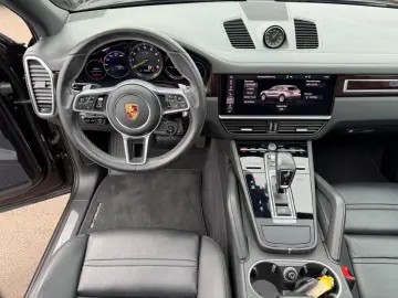 PORSCHE Cayenne E-Hybrid Pano ACC Sport-Chrono Luft Kame