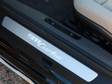 PORSCHE 911 Turbo