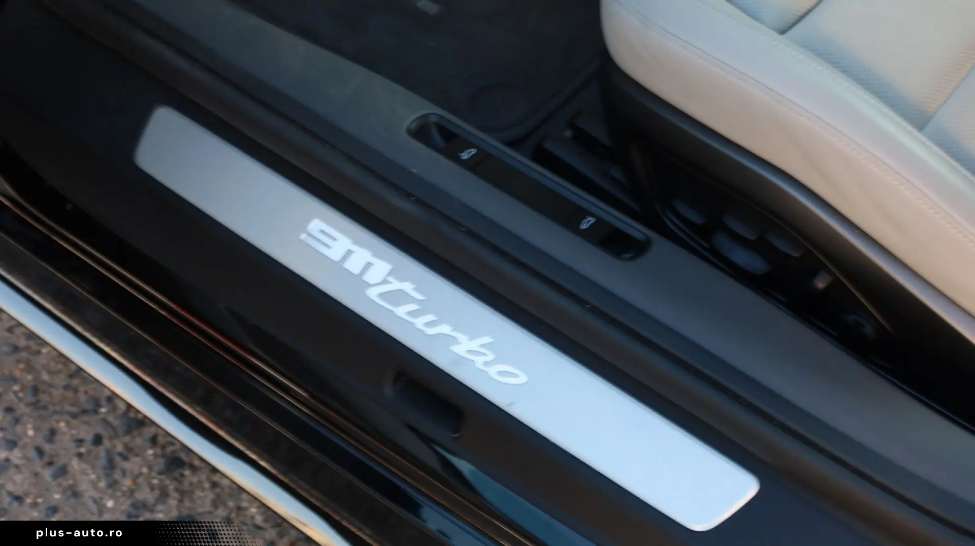 PORSCHE 911 Turbo