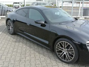 PORSCHE Taycan schw schw 20  perf batt kamera sofort