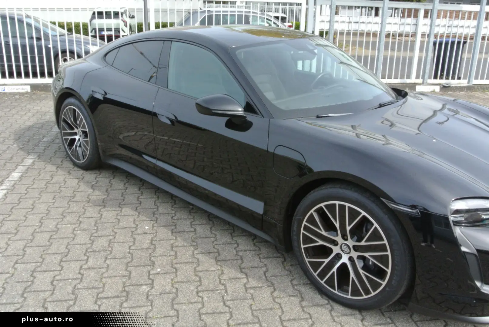PORSCHE Taycan schw schw 20  perf batt kamera sofort