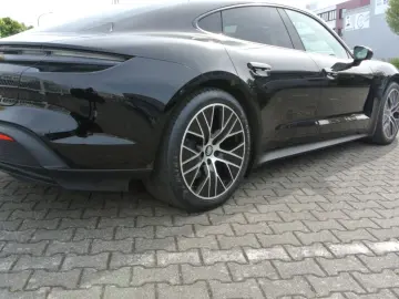 PORSCHE Taycan schw schw 20  perf batt kamera sofort