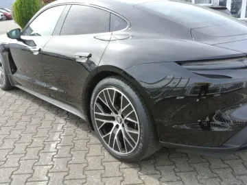PORSCHE Taycan schw schw 20  perf batt kamera sofort