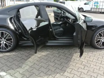 PORSCHE Taycan schw schw 20  perf batt kamera sofort