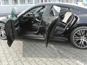 PORSCHE Taycan schw schw 20  perf batt kamera sofort