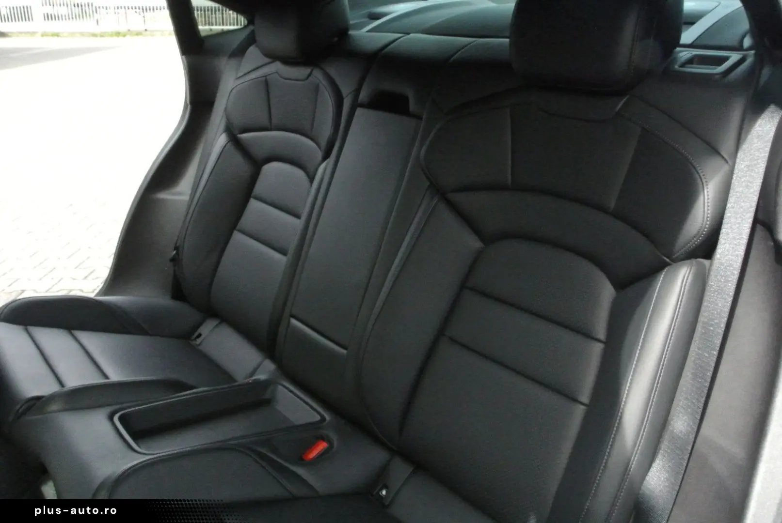 PORSCHE Taycan schw schw 20  perf batt kamera sofort