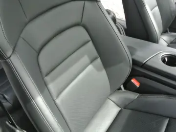 PORSCHE Taycan schw schw 20  perf batt kamera sofort