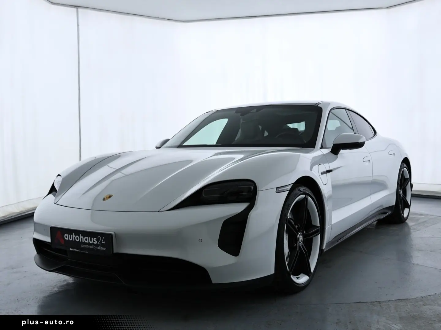 PORSCHE Taycan Plus Navi HUD Bose Pano Sitzhzg.