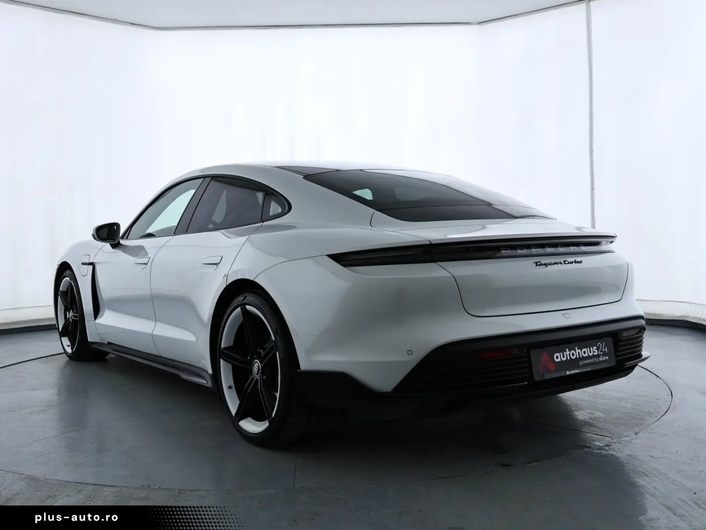 PORSCHE Taycan Plus Navi HUD Bose Pano Sitzhzg.
