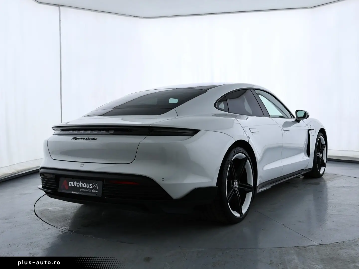 PORSCHE Taycan Plus Navi HUD Bose Pano Sitzhzg.