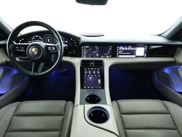 PORSCHE Taycan Plus Navi HUD Bose Pano Sitzhzg.