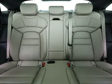 PORSCHE Taycan Plus Navi HUD Bose Pano Sitzhzg.