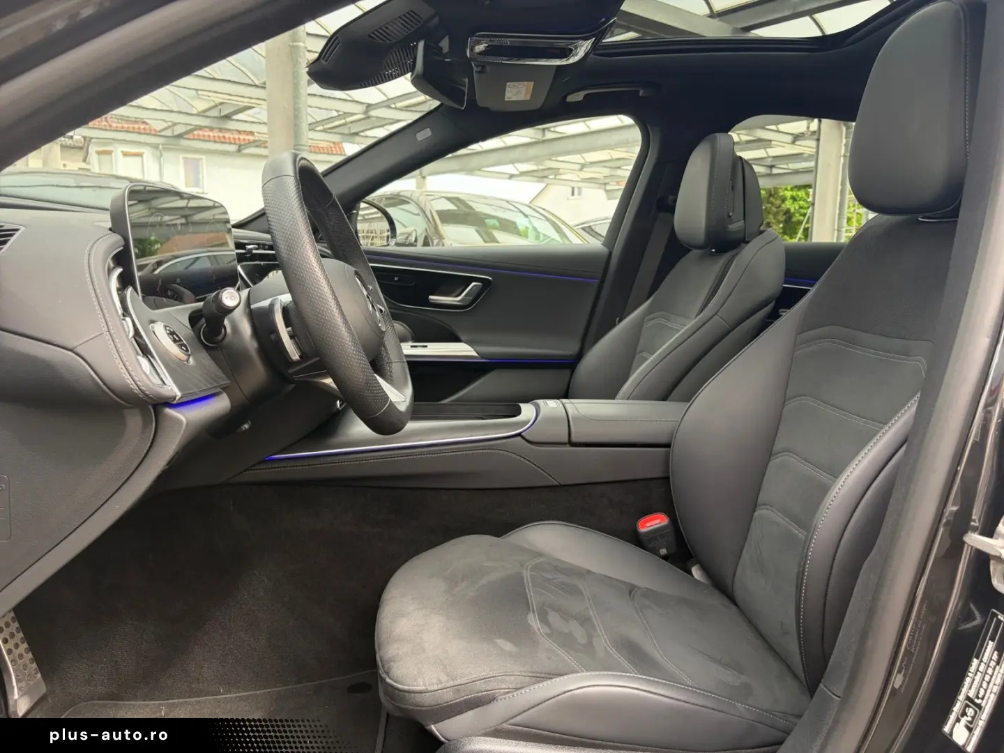 MERCEDES-BENZ E 200 AMG NIGHT PANO DISTRONIC KAMERA AMBIENTE