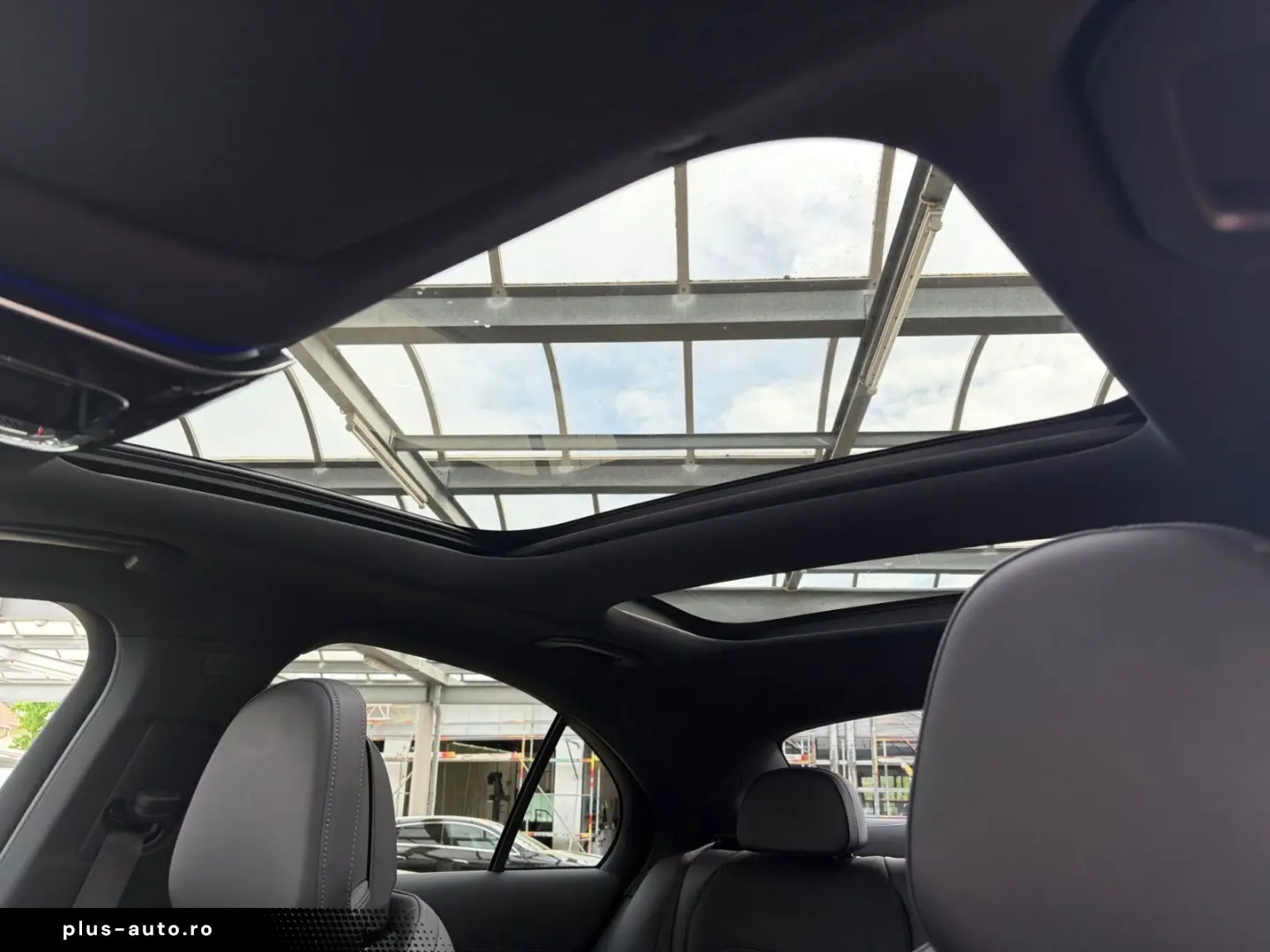 MERCEDES-BENZ E 200 AMG NIGHT PANO DISTRONIC KAMERA AMBIENTE