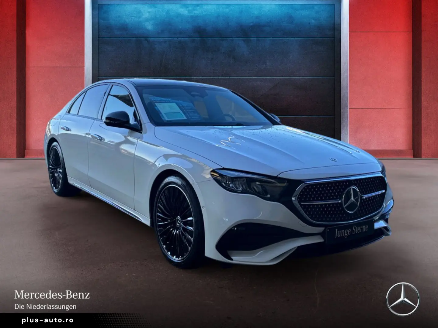 MERCEDES-BENZ E 200 AMG Adv. Night Pano  20 4DBurmester 360