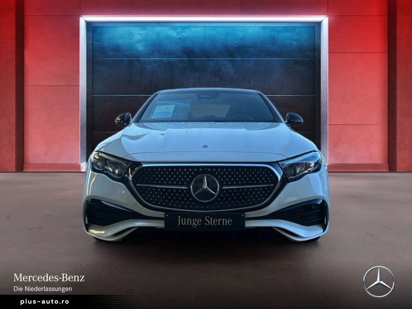 MERCEDES-BENZ E 200 AMG Adv. Night Pano  20 4DBurmester 360