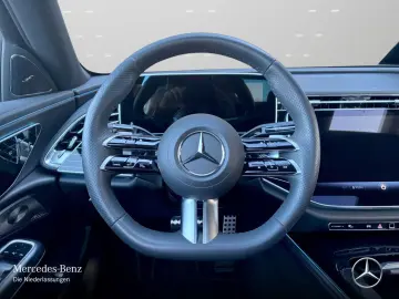 MERCEDES-BENZ E 200 AMG Adv. Night Pano  20 4DBurmester 360