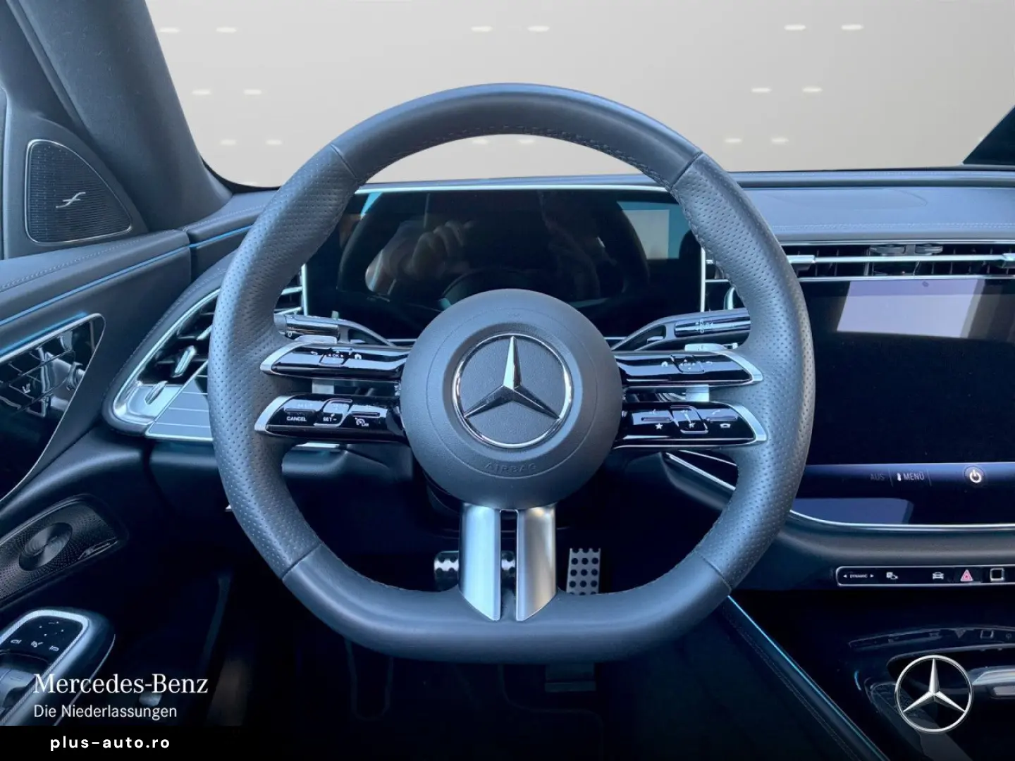 MERCEDES-BENZ E 200 AMG Adv. Night Pano  20 4DBurmester 360