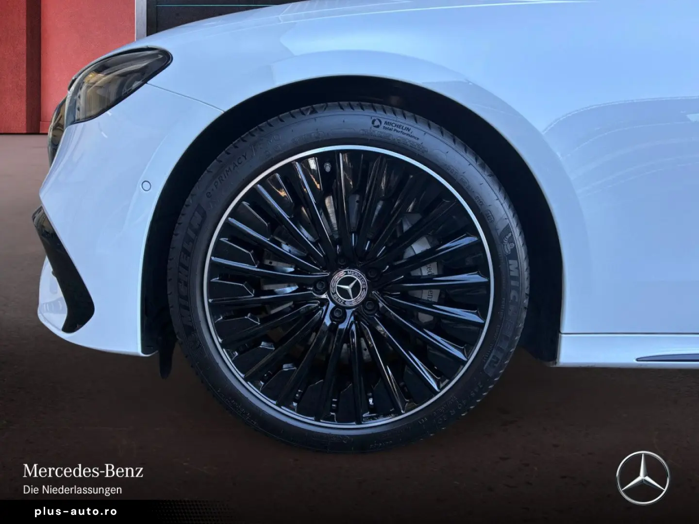 MERCEDES-BENZ E 200 AMG Adv. Night Pano  20 4DBurmester 360
