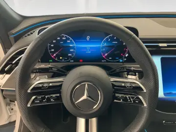 MERCEDES-BENZ E 200 AMG-Line Night Pano DISTRONIC KE&hellip;
