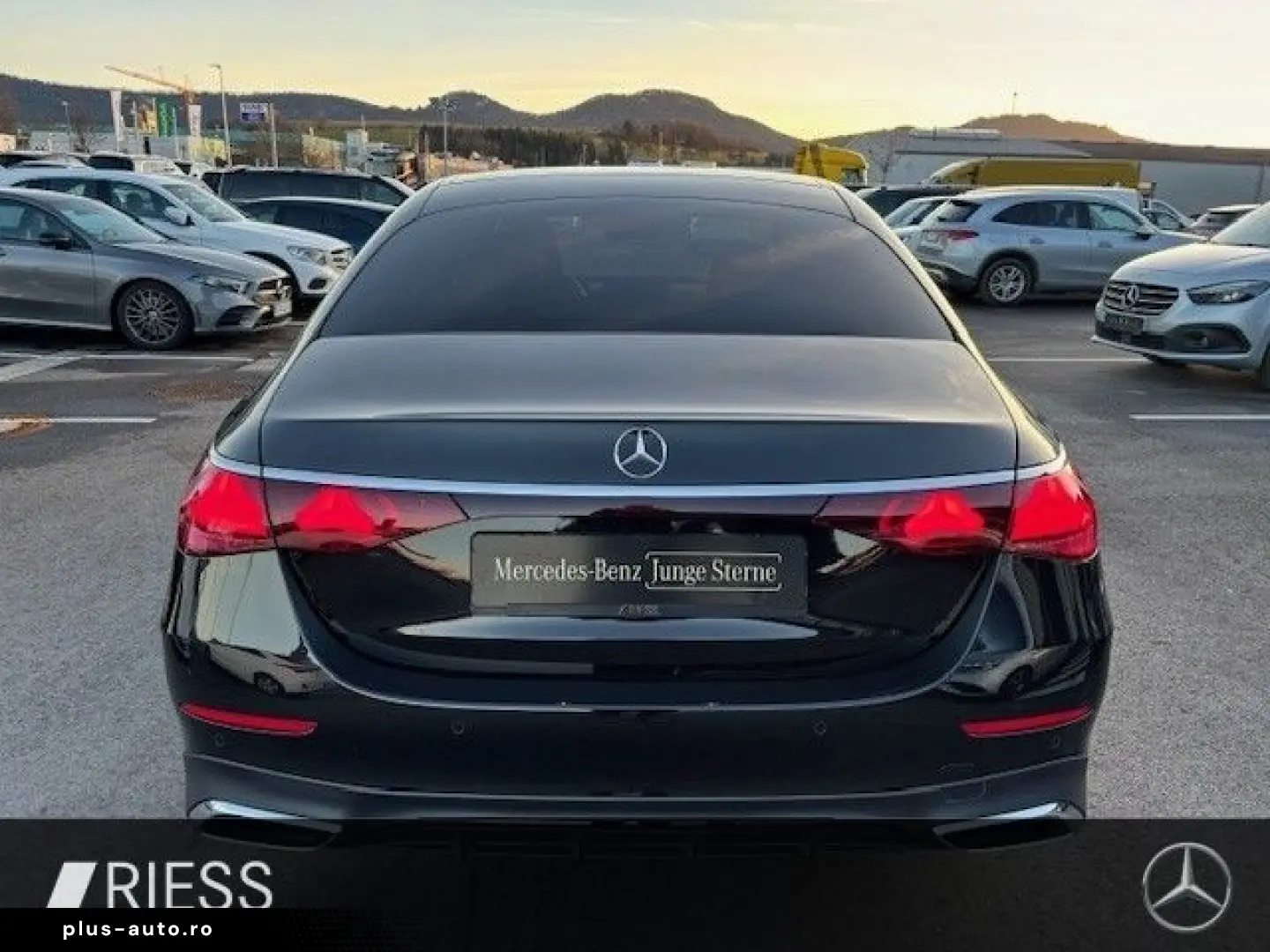 MERCEDES-BENZ E 200 AMG Sport Night Distr Pano AHK W&hellip;