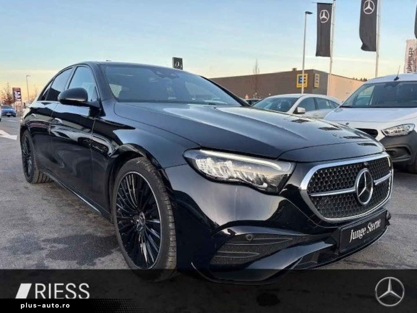 MERCEDES-BENZ E 200 AMG Sport Night Distr Pano AHK W&hellip;