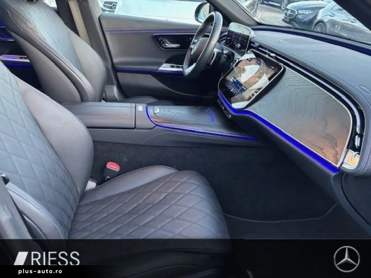 MERCEDES-BENZ E 200 AMG Sport Night Distr Pano AHK W&hellip;