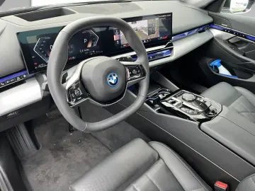 BMW 530e Limousine Head-Up HK HiFi DAB LED RFK