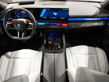 BMW M5 Pro Comfort Package B&W