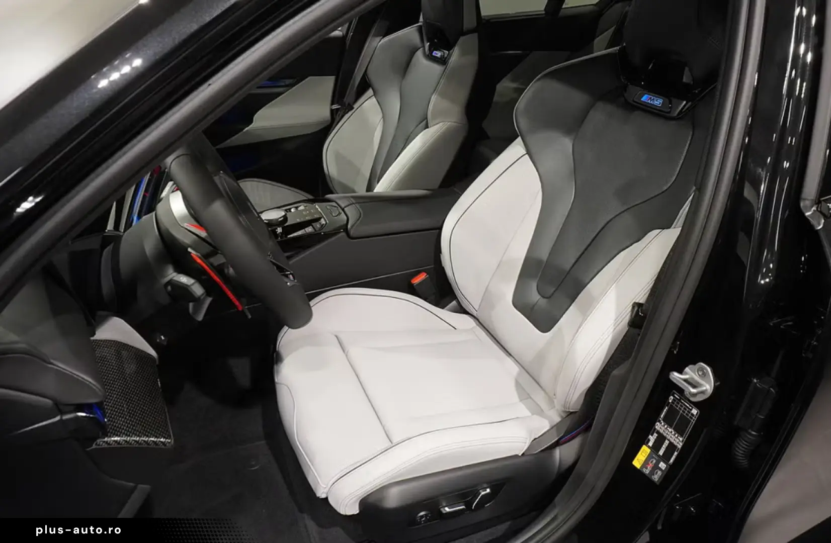 BMW M5 Pro Comfort Package B&W