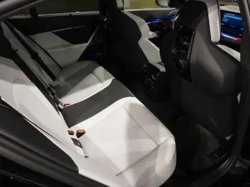 BMW M5 Pro Comfort Package B&W