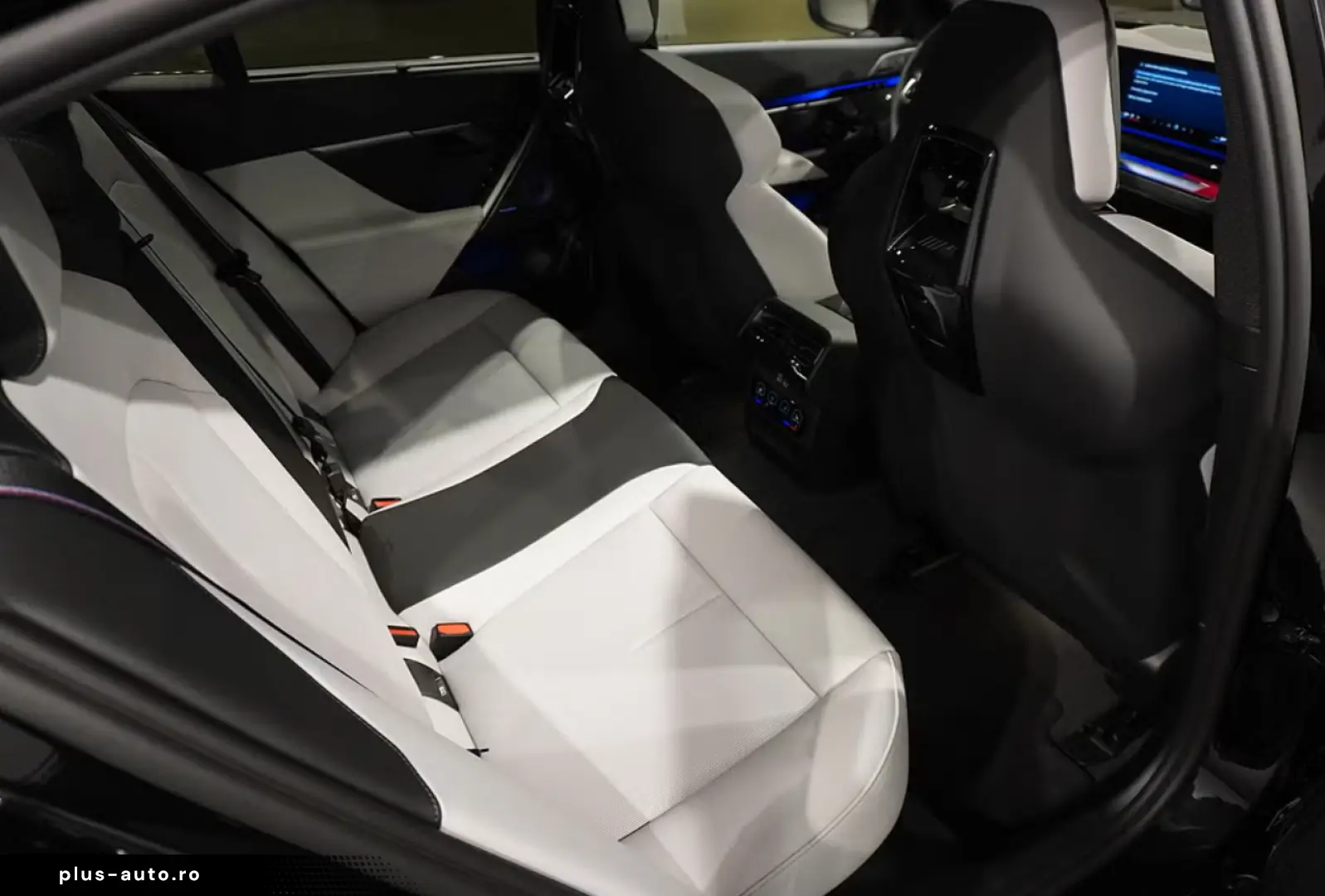 BMW M5 Pro Comfort Package B&W