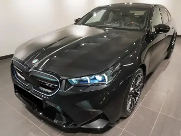 BMW M5 Pro Comfort Package B&W