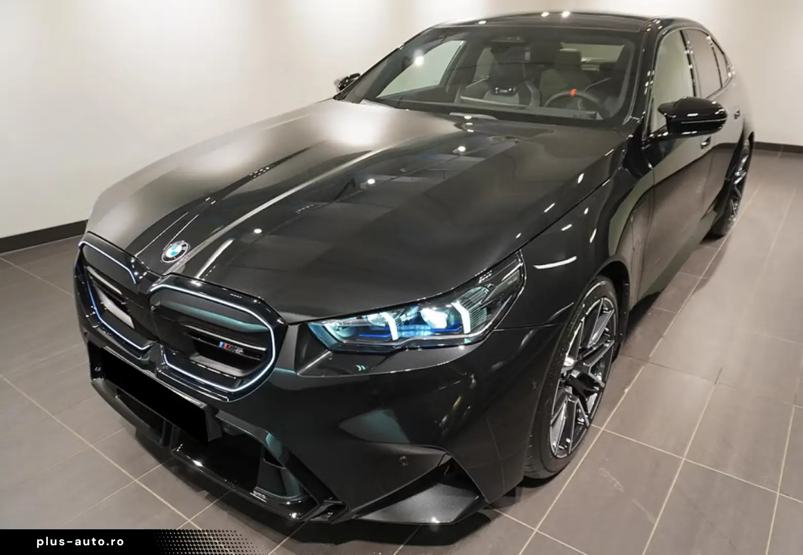 BMW M5 Pro Comfort Package B&W