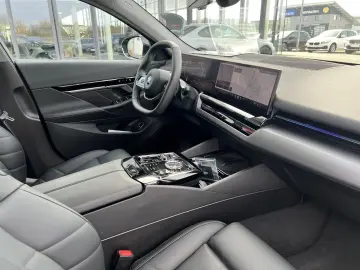 BMW 530e Limousine Panoramadach AHK Comfortpaket
