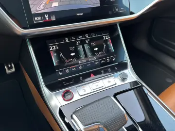 AUDI RS 6 Avant Keramik HDMatrix Pano StHz HuD RS-Aga