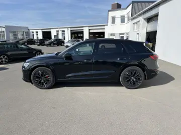 AUDI Q8 e-tron S line Black Style 367€ m.20% Anz. 114
