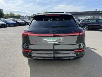 AUDI Q8 e-tron S line Black Style 367€ m.20% Anz. 114