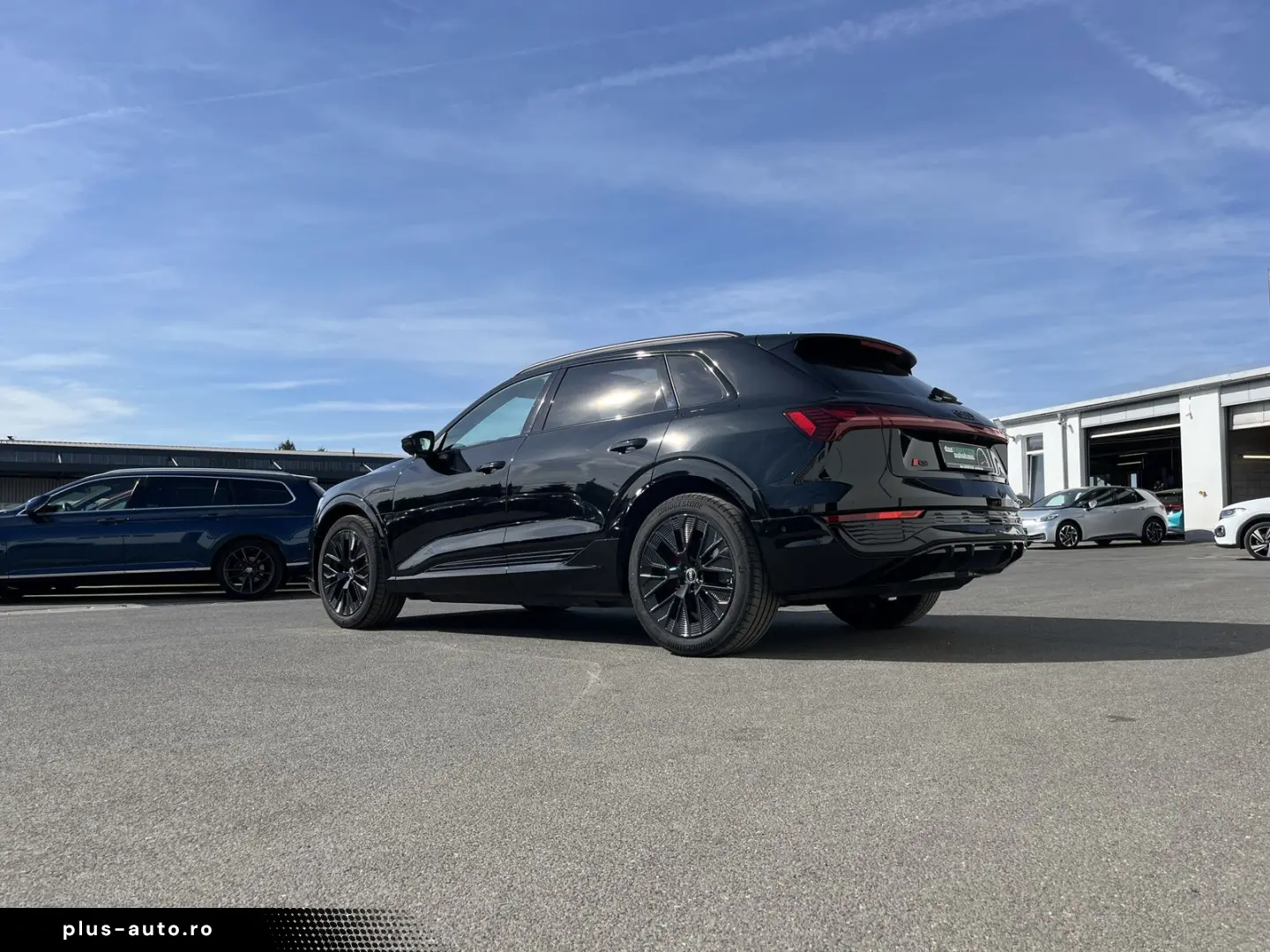 AUDI Q8 e-tron S line Black Style 367€ m.20% Anz. 114