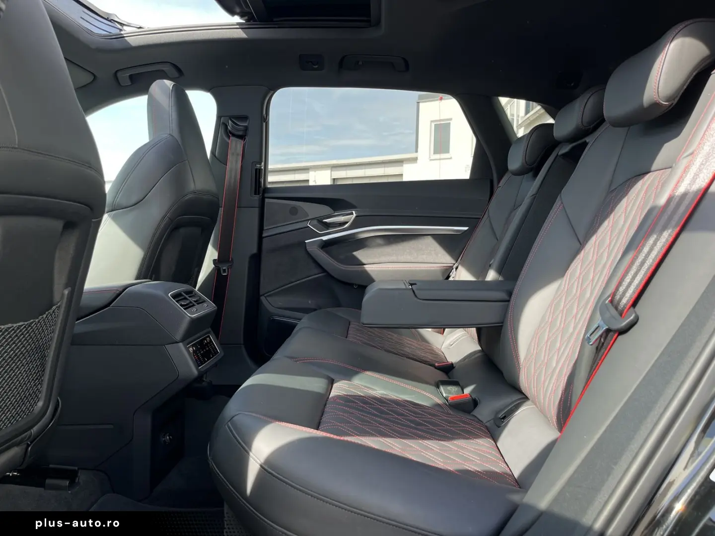 AUDI Q8 e-tron S line Black Style 367€ m.20% Anz. 114