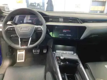 AUDI Q8 e-tron Sportback S Line 55 quat Pano HuD b&O